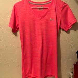 Under Armour heat gear medium womens v neck t-shirt.